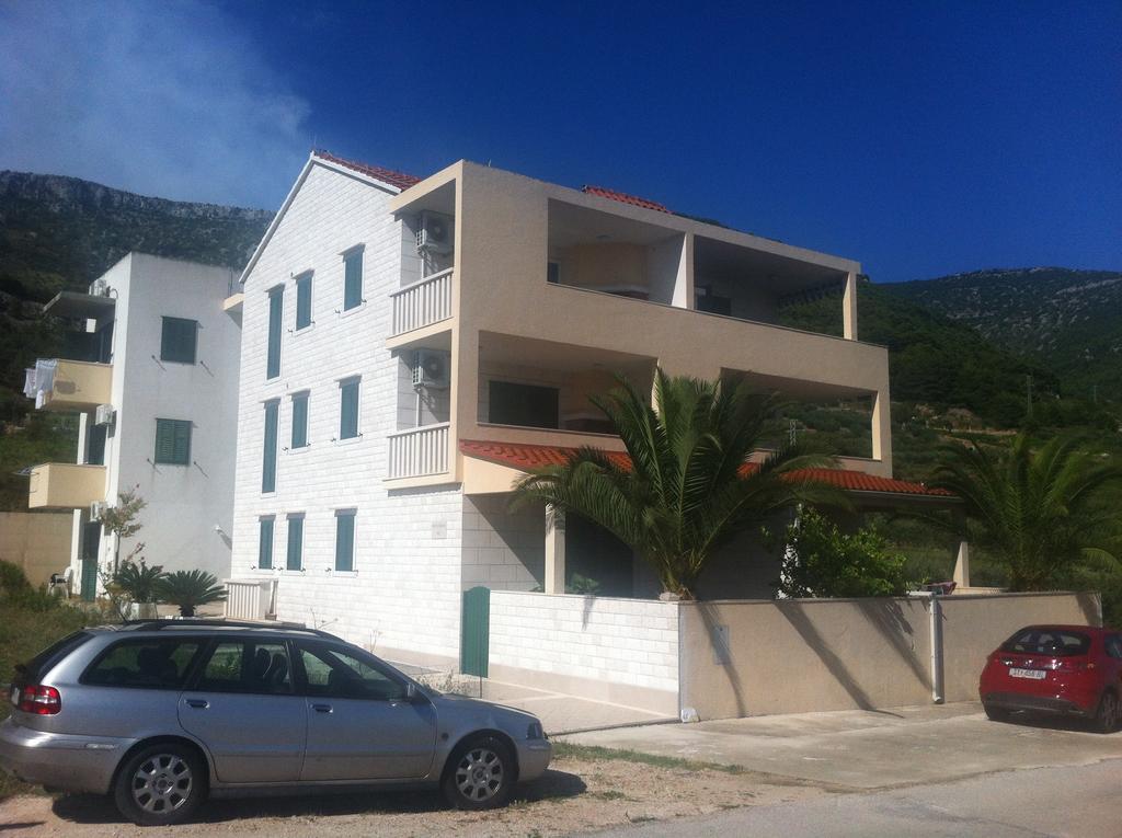 בול Apartments Josip מראה חיצוני תמונה